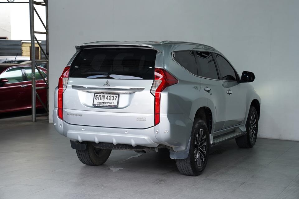 MITSUBISHI PAJERO SPORT 2.4 PREMIUM 4WD AT ปี 2015 จด 2016 สีเทา 2