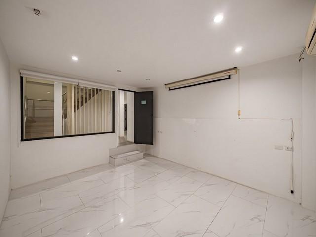 HR 10466 ให้เช่า ขายอาคารสำนักงาน 184 ตรว. ลาดพร้าวซอย 8 ใกล้ MRT ลาดพร้าว เหมาะสำหรับคลินิก - บริษัท - ธุรกิจออนไลน์ 7