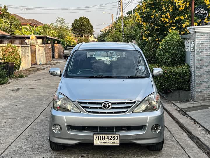 Toyota Avanza ปี 2005