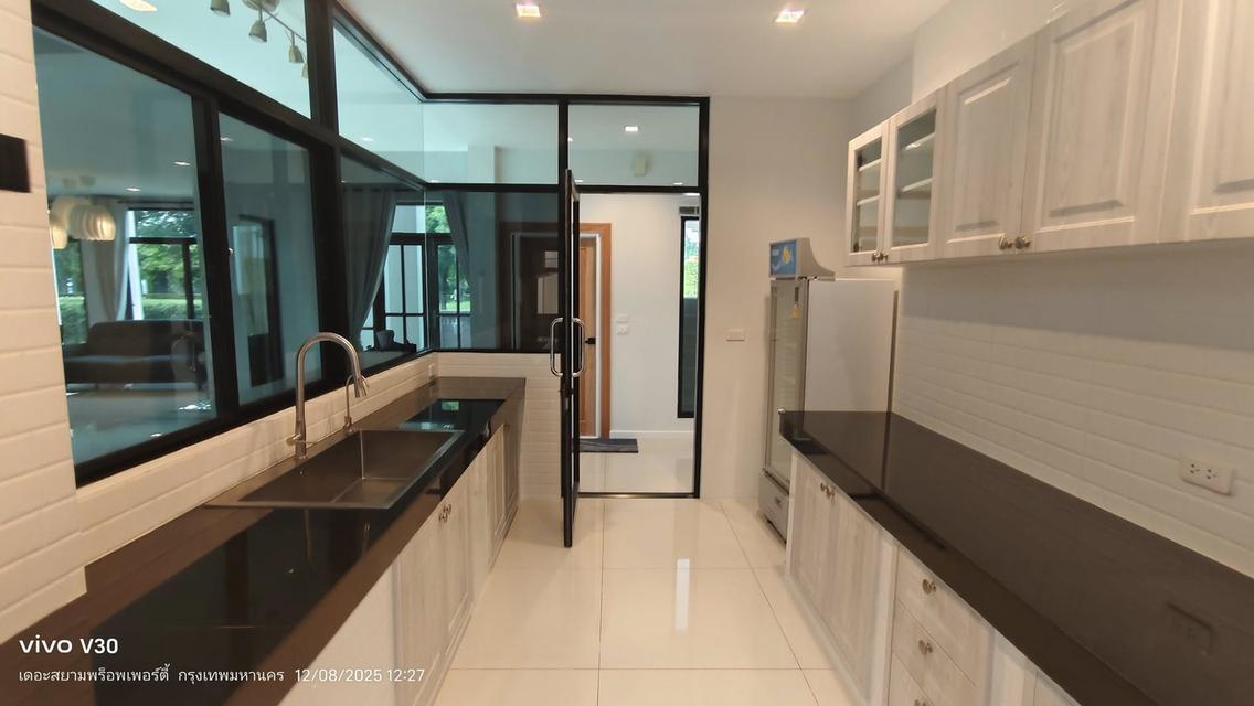 บ้านหรูแปลงมุมสวนส่วนตัว ให้เช่ารามอินทรา เลขมงคล 999 ทิศใต้ 4 นอน 5 น้่ำ 85,000 เท่านั้น (รับต่างชาติ)  ลัดดารมย์ วงแหวนรามอินทรา 7