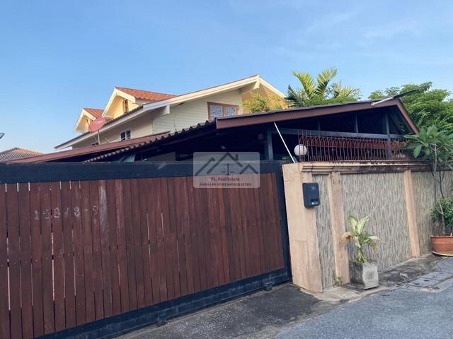 ขายที่ดินพร้อมบ้าน 2 หลัง 190 ตรว. ลาดพร้าว 80 ย่านลาดพร้าว เหม่งจ๋าย เลียบด่วนเข้าออกได้หลายทาง ใกล้รถไฟฟ้าสถานีลาดพร้า