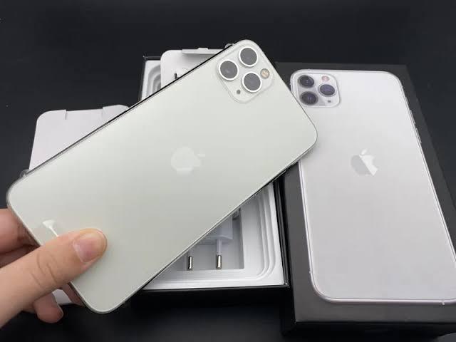 iphone 11 pro สีขาว 2