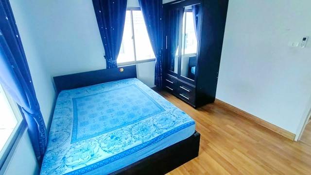นิคมปิ่นทอง2 52 ตร.วา. 212 ตร.ม. รพ.สมิติเวชศรีราชา 3.3 กม 3 นอน 3 น้ำ เจปาร์ค ศรีราชา 3.9กม. คฤหาสน์ ให้เช่าบ้านเดี่ยว  5