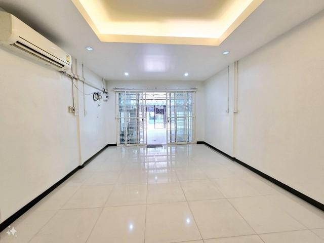 รหัส: 2260 ประกาศขาย TOWNHOME ขายทาวน์เฮ้าส์ ถนนประชาราษฎร์ สาย 1 ซอย 10 (ซ.อาทรอุปถัมภ์) แขวงบางซื่อ เขตบางซื่อ กรุงเทพ 2
