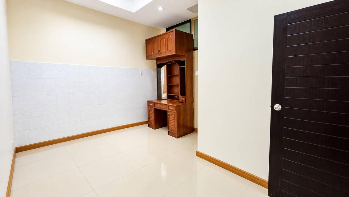 าย/เช่า   บ้านเดี่ยว AC House 1 ลำลูกกา คลอง 4 ต่อเติมเต็มพื้นที่ 220 ตร.ม ราคาขายเพียง 2.99 ล้านบาท เช่า  16,500 บาทต่อเดือน 9