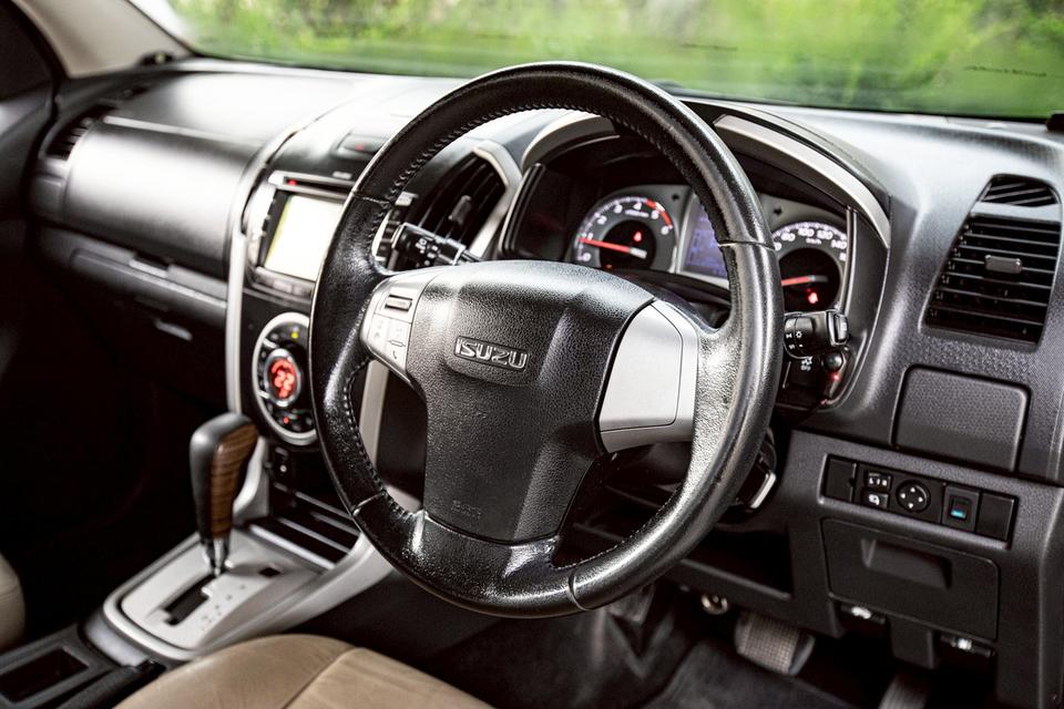 ขาย Isuzu Mu-x 3.0DVD ปี15 12