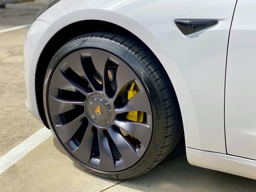 TESLA MODEL3 Long Range 2023 รถสีดำแร็บฟิล์มสีเทามา สวยปิ้งเลย 7