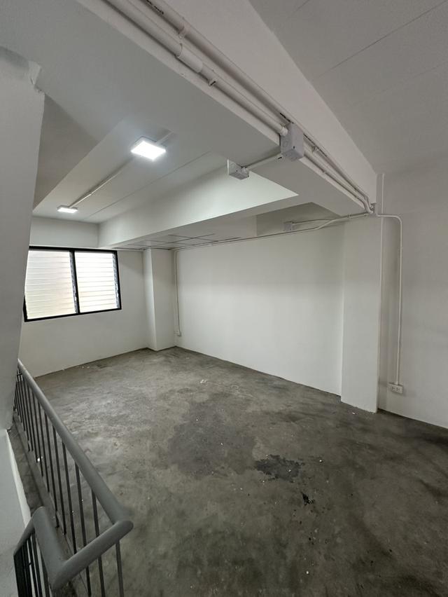 ขายอาคารพาณิชย์ รีโนเวทใหม่ 9