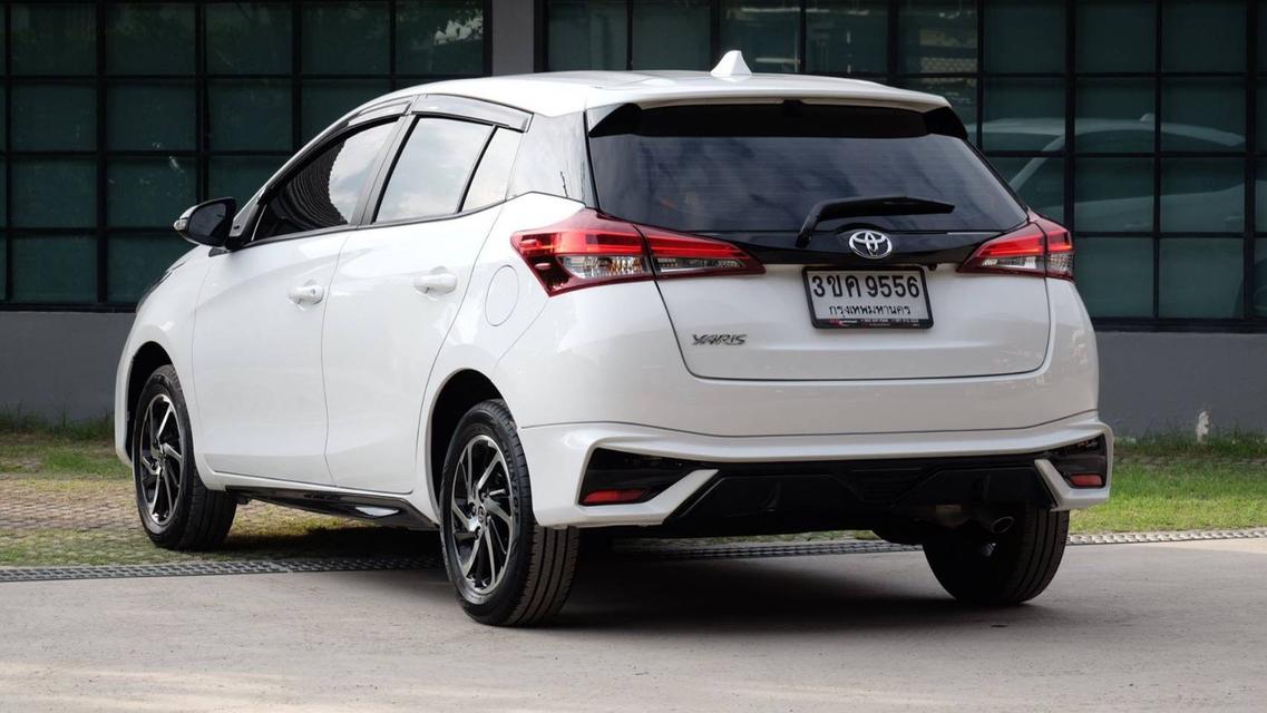 รหัสรถ KN9556 TOYOTA YARIS ECO 1.2 รุ่น SPORT 2022