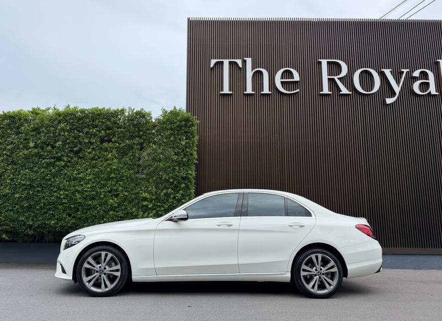 Benz C220d AV Facelift 2020 สีขาว เข้าศูนย์ Benz ตลอดทุกระยะ รูปที่ 3