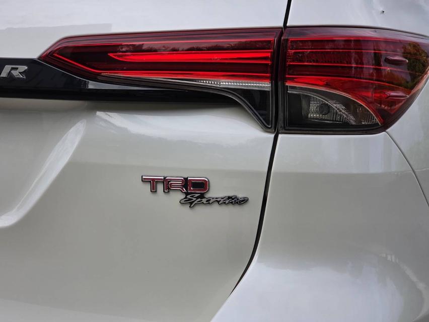 รหัสรถ PEAT608 🔥 สวยดุดัน TOYOTA FORTUNER 2.8 TRD Sportivo 2019 สีขาว. รูปที่ 7