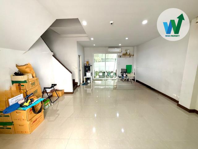 ขายบ้านใกล้นิคมเจโม เอชทูโอ บางนา หลังมุม พื้นที่กว้าง ทำเลดี ติดถนนใหญ่ เดินทางสะดวก ใกล้มอเตอร์เวย์ เมกาบางนา 3