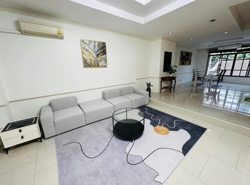 ✨ ให้เช่าทาวน์เฮ้าส์ 4 ชั้น โครงการ Chicha Castle – 33 ตร.ว. ใกล้ มศว ประสานมิตร ทำเลเยี่ยม 3