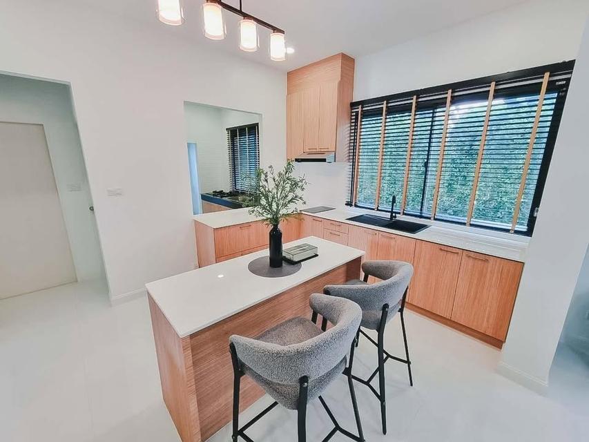 Luxury house for SALE, offering a private atmosphere and coming fully furnished. Located in the Perfect Masterpiece Sukhumvit 77 project. 13