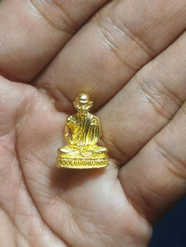 รูปหล่อหลวงพ่อเกษมรุ่น อย 4