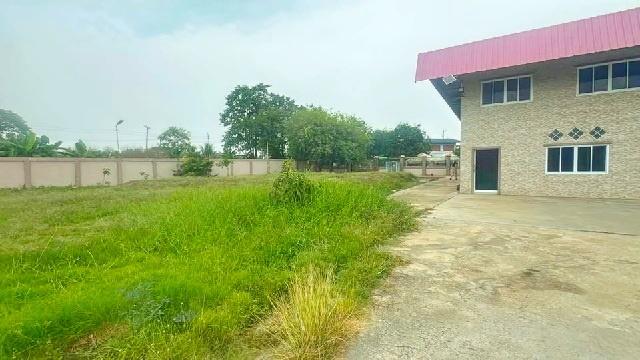 มีรั้วรอบขอบชิด ถนนคลองสิบ ให้เช่า โกดัง ขนาดใหญ่ 2 ไร่ 30 ตร.วา คลองสิบสี่ ติดถนนใหญ่ ใกล้สถานีตำรวจนครบาลลำหิน 1.5 กม. 3