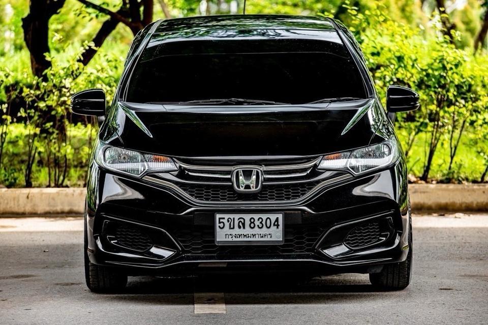 Honda Jazz 1.5S ปี 2018 สีดำ เกียร์ออโต้ มือเดียวป้ายแดง  2