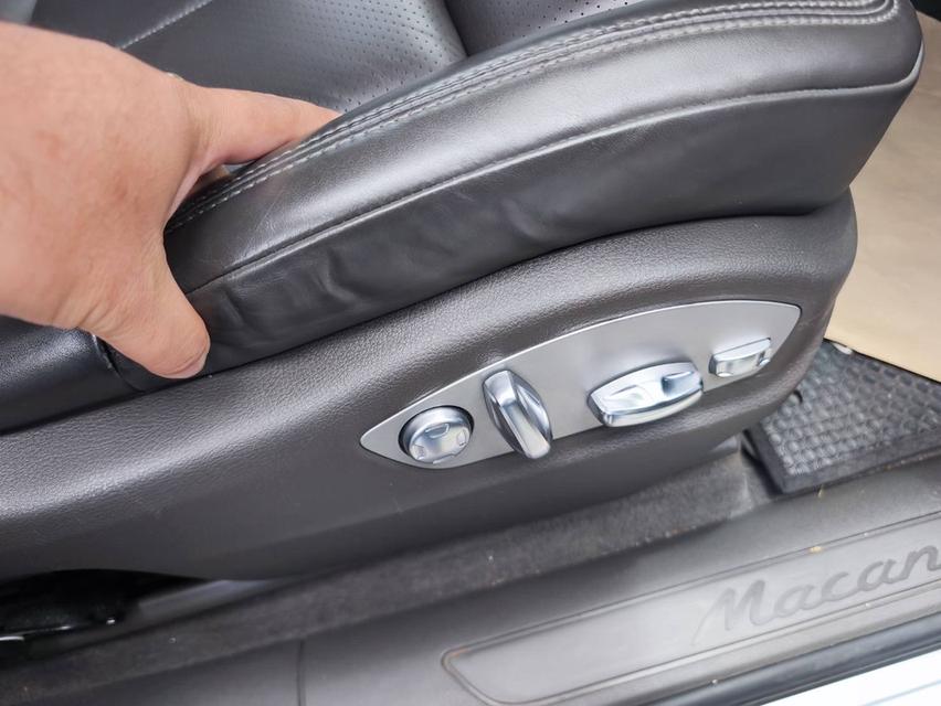 รหัสรถ KPV8866 2018 Porsche Macan สีเทา  10