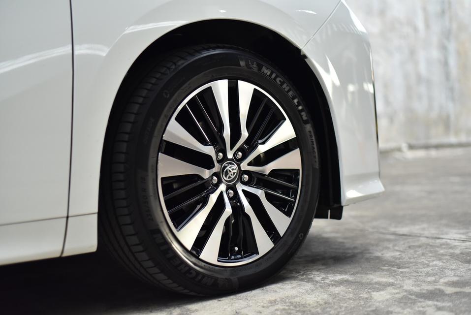 TOYOTA ALPHARD 2.5 SC  6