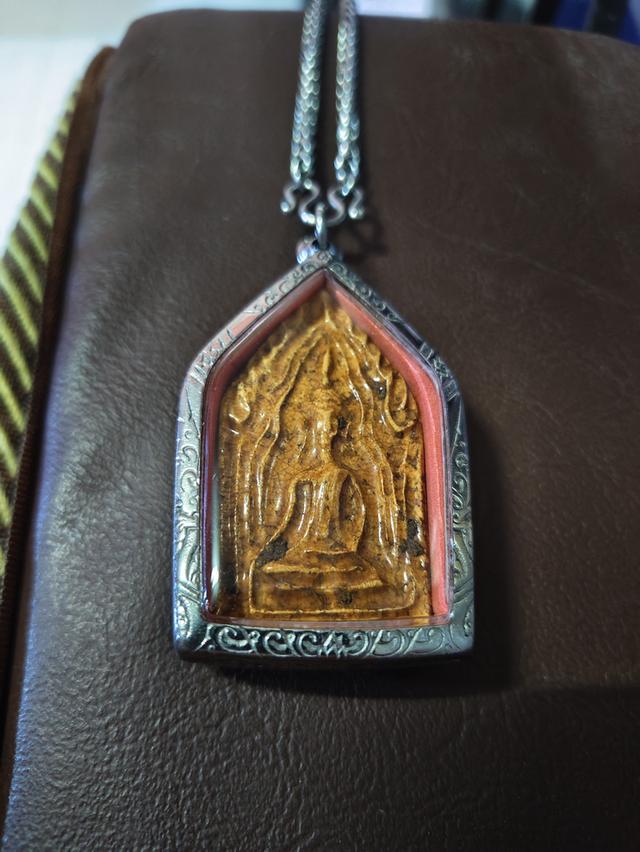 พระขุนแผน แขวนออ่น กรุวัดไชมงคล จังหวัด พระนครศรีอยุธยา