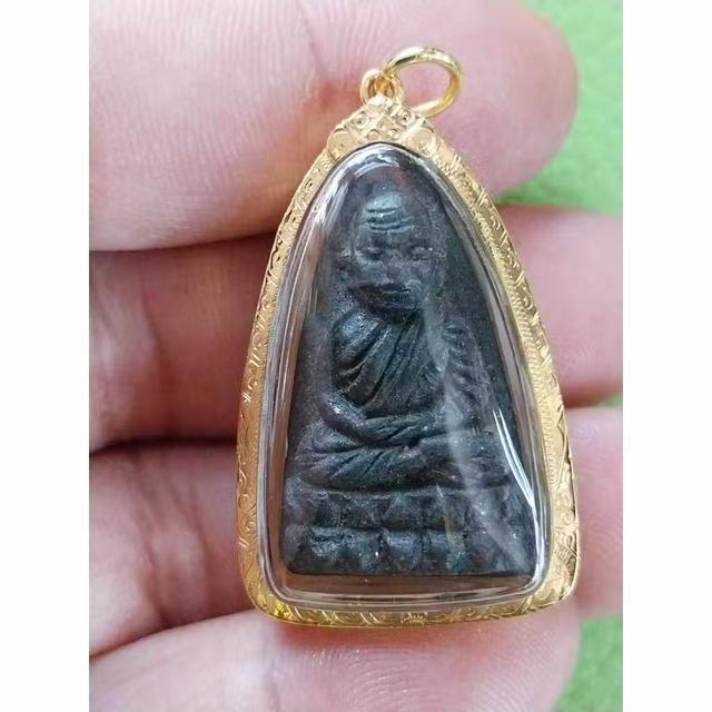 พระเครื่องหลวงพ่อทวด เนื้อว่าน พิมพ์ใหญ่ ปี 2524 รูปที่ 3