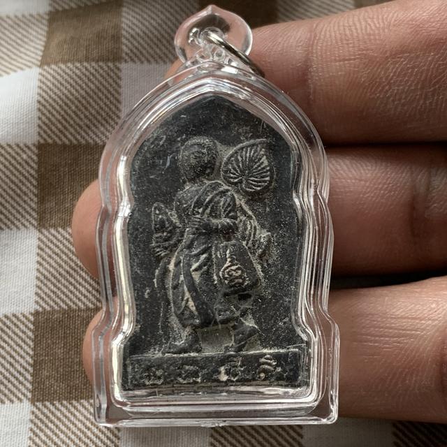 พระสีวลี หลวงพ่อกวย หลังรูปถ่าย