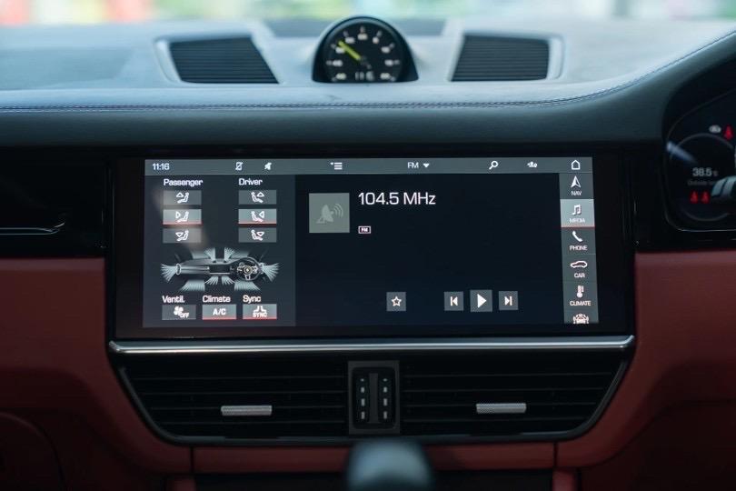 Porsche Cayenne E-Hybrid Coupe 2022 สี Crayon รูปที่ 11