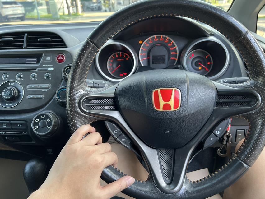 Honda JAZZ GE ออโต้ ปี08 รถบ้านจัดทรง 10