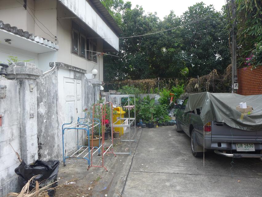 ขายที่ดินซอย สายลม 2 พร้อมบ้านสองชั้น 1 หลัง แปลงติดพื้นที่สวนสีเขียว 4