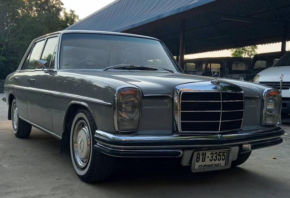 ขายรถ Benz-/8 -w114 รุ่นหน้าเล็ก กระจกหูช้าง พวงมาลัยงา 2