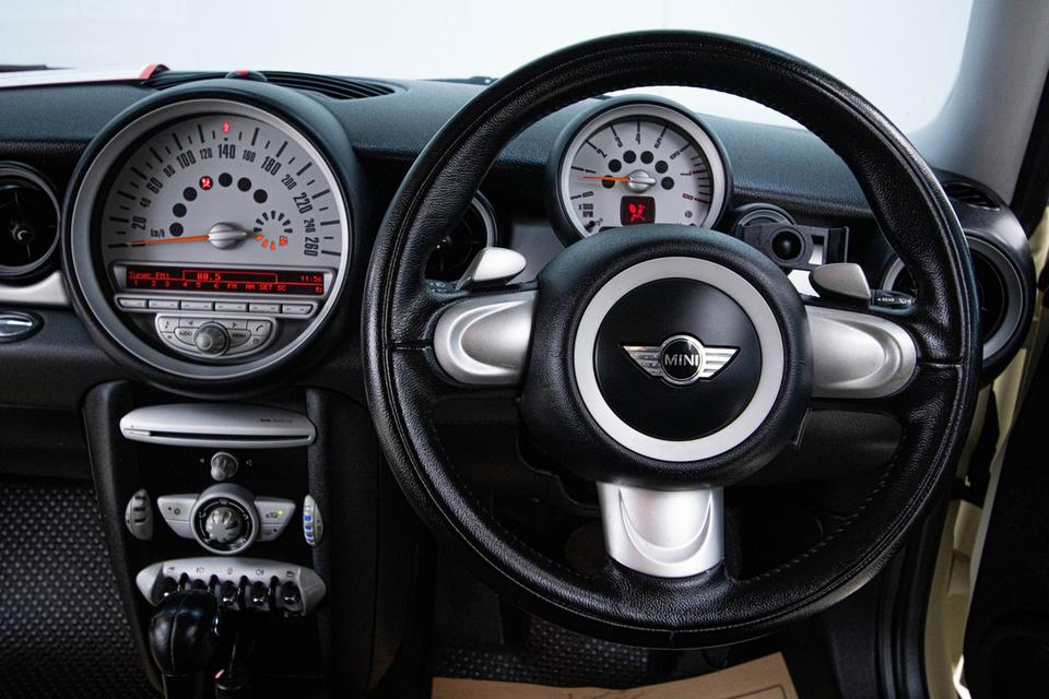 MINI COOPER ONE RHD  1.4  2010  11