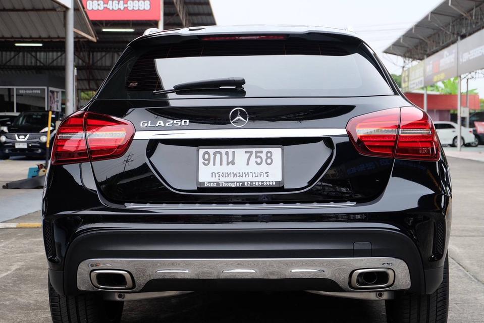 Mercedes-Benz GLA 250 AMG หลังคาแก้ว ปี 2020 Sาคาเพียง 798,000.- 5
