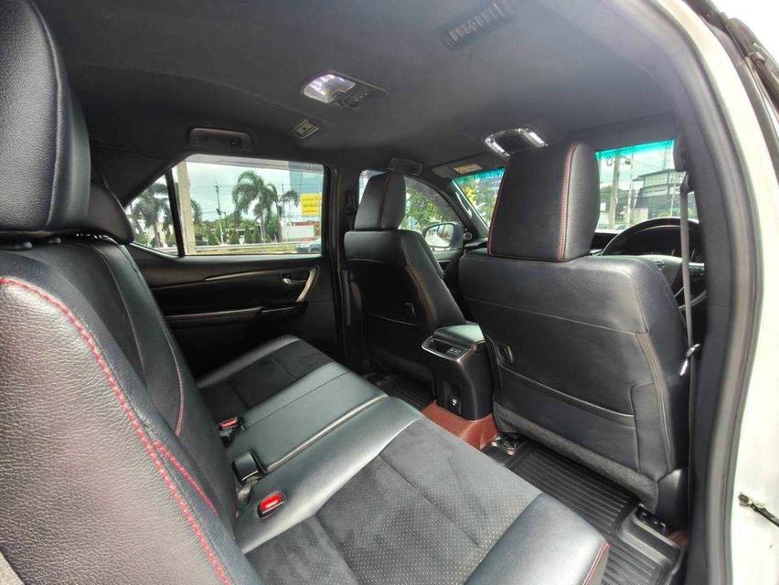 TOYOTA FORTUNER 2.8 GR SPORT BLACK TOP 4WD ปี 2023 รูปที่ 9