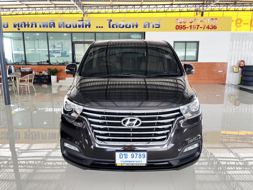 Hyundai H-1 2.5 Deluxe (ปี 2019) Wagon AT รถสวย สภาพดี ราคาถูก ไมล์น้อย ฟรีดาวน์ รถมือสอง  รุ่นท๊อป 11 ที่นั่ง  2