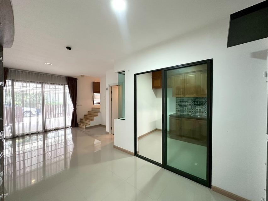 นาทีทองขายขาดทุน !!  J GRAND สาทร-กัลปพฤกษ์ ทาวน์โฮม 3 ชั้น หน้าบ้านไม่ชนใคร ติดถนนใหญ่กัลปพฤกษ์ เข้าออกสาทรสะดวก ใกล้รถไฟฟ้า MRT สายสีน้ำเงิน สถานีหล 5