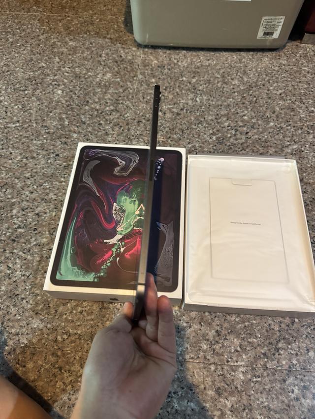 ขายๆๆๆถูกๆๆiPadPro11นิ้วสีSpace Gray 256กิ๊กWifi Celluer มีกล่องอีมี่ตรงใส่ซิมได้ใช้งานดีทุกๆฟังชั่นสูนTrueทุกๆฟังชั่นรีสโตได้ตลอดไม่มีติดไอคราว Model 6