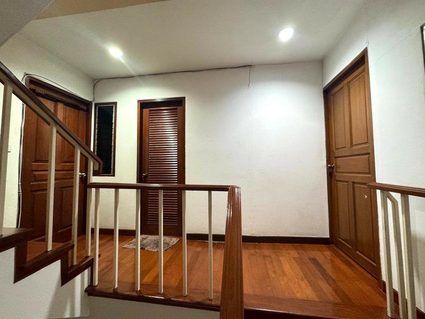 ขายด่วนทาวน์เฮ้าส์ 3 ชั้นมือสอง ทำเลดี ใจกลางรัชดา-ห้วยขวาง ใกล้รถไฟฟ้าสายสีน้ำเงินสถานีสุทธิสาร The Street รัชดา และโรงพยาบาล เปาโล โชคชัย 4 10