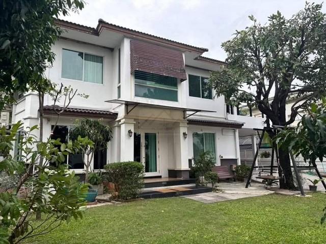 ให้เช่าบ้านเดี่ยว 2 ชั้นสไตล์โมเดิร์น 200 ตรว. ย่านเลียบด่วน บ้านลาดพร้าว Exclusive ตรงข้ามเดอะคริสตัล จอดรถ 7 คัน 1