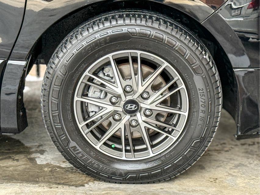 รหัสรถ WRT5226 2021 HYUNDAI H1 DELUXE โฉม ปี18-ปัจจุบัน 17