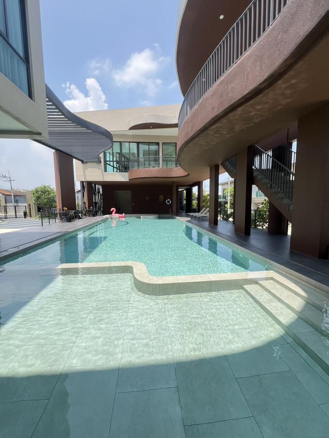 บ้านเดี่ยว ติดถนน ใกล้ทางด่วนเพียง 400 เมตร 4 ห้องนอน 4 ห้องน้ำ 3 ที่จอดรถ ราคราเริ่มต้น 8.99 ล้านบาท 4