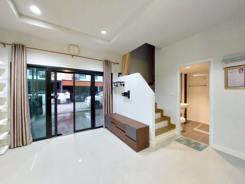 ขายทาวน์โฮม 22 ตร.ว. โมเดิร์น เดอะโมดิช ราชพฤกษ์-กาญจนาภิเษก ถูกมาก (ต่ำกว่าทุน) ต่อเติม แอร์-เฟอร์ฯ ครบพร้อมอยู่ 2