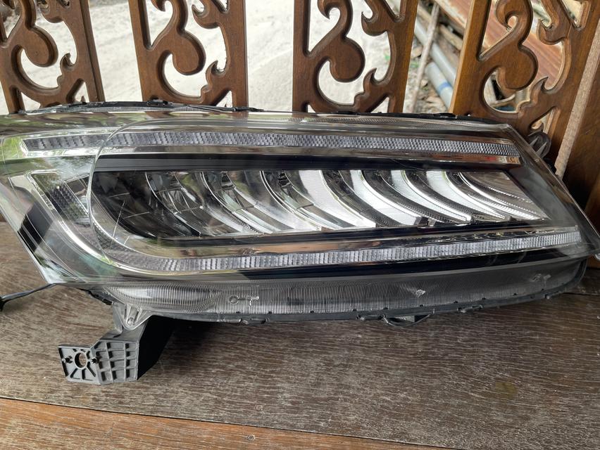 ชุดแต่งไฟหน้า, ไฟท้าย Honda Accord G8  6