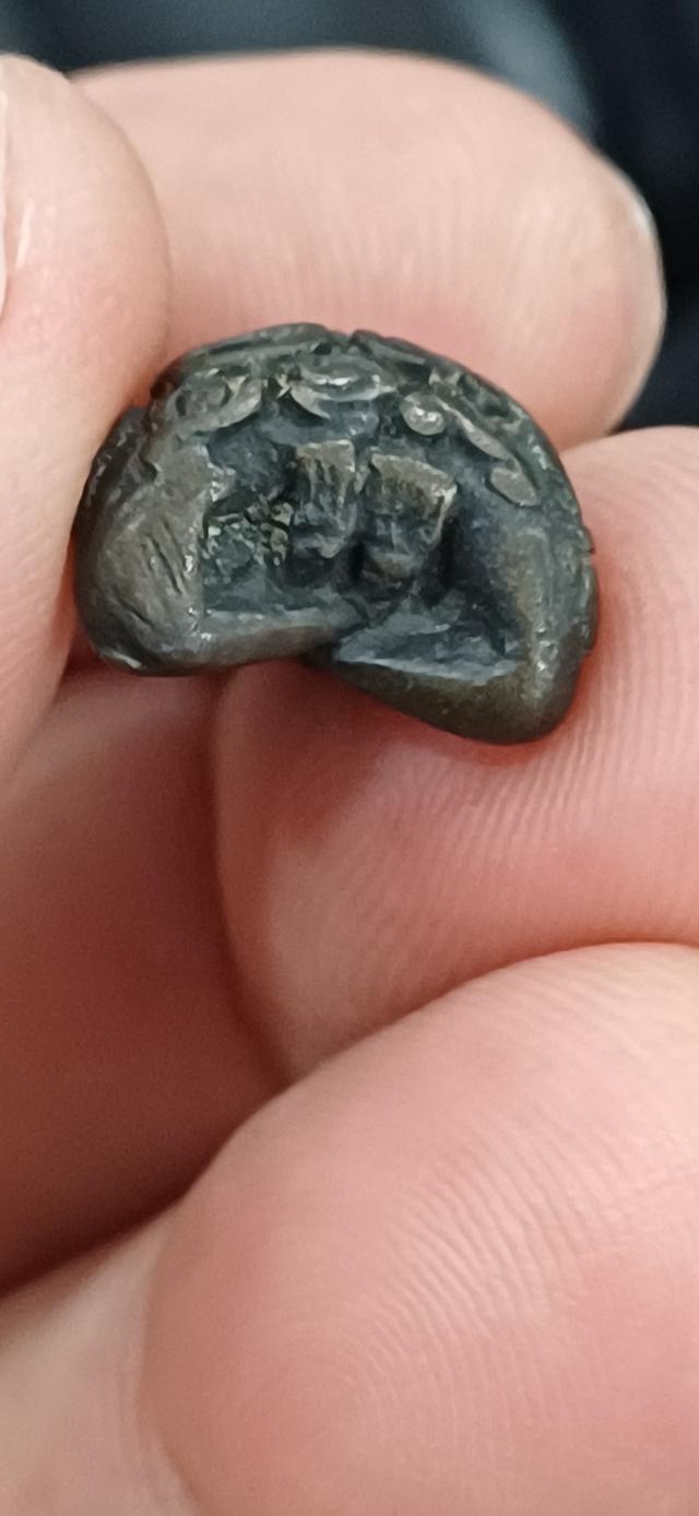 พระปิดตารุ่นแรกยันต์ยุ่งมหาลาโภ หลวงปู่สิม พุทธาจาโร วัดถ้ำผาปล่อง จังหวัดเชียงใหม่ จัดสร้างปีพ.ศ 2517 เนื้อนวะโลหะ รูปที่ 7