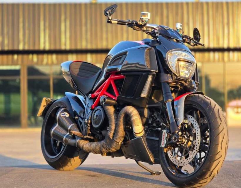 2015 Ducati Diavel 6