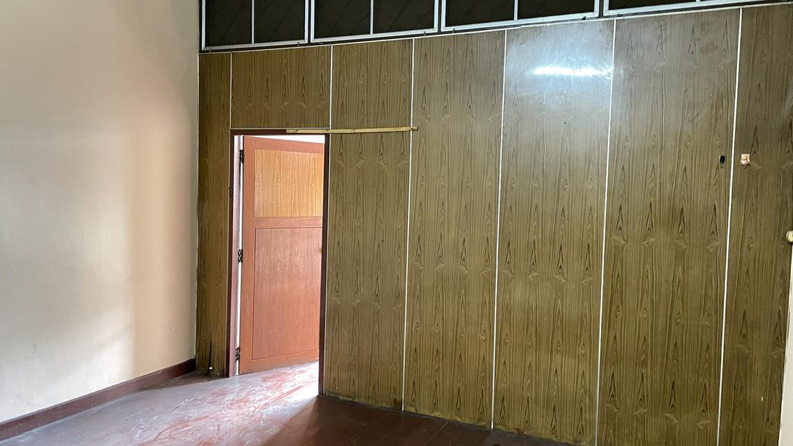 ขายบ้าน ตึกแถวอยู่ในซอย เอกชัย 40 ถ.เอกชัย เนื้อที่ 16 ตรว. ราคา 3 ล้านบาท 9