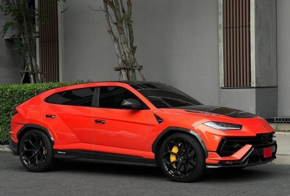 Lamborghini Urus 2023 สีส้ม 3