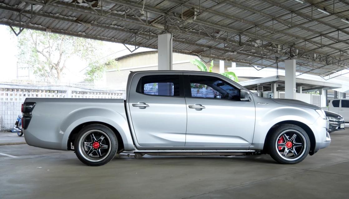 Isuzu Dmax Cab4 1.9L DA 2023 4