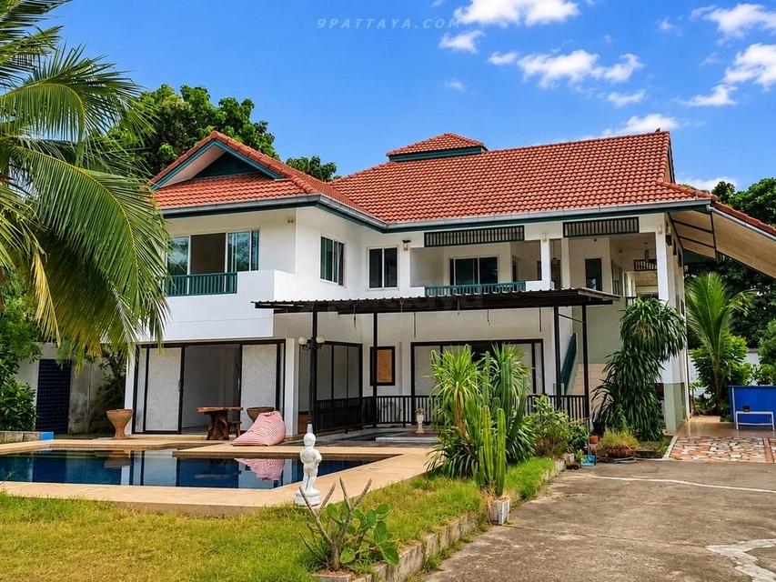 Urgent Sale — Large 2-Storey Detached House in Nong Pla Lai, PattayaUrgent sale at a special price. Owner needs to sell below market value 406sqw 1