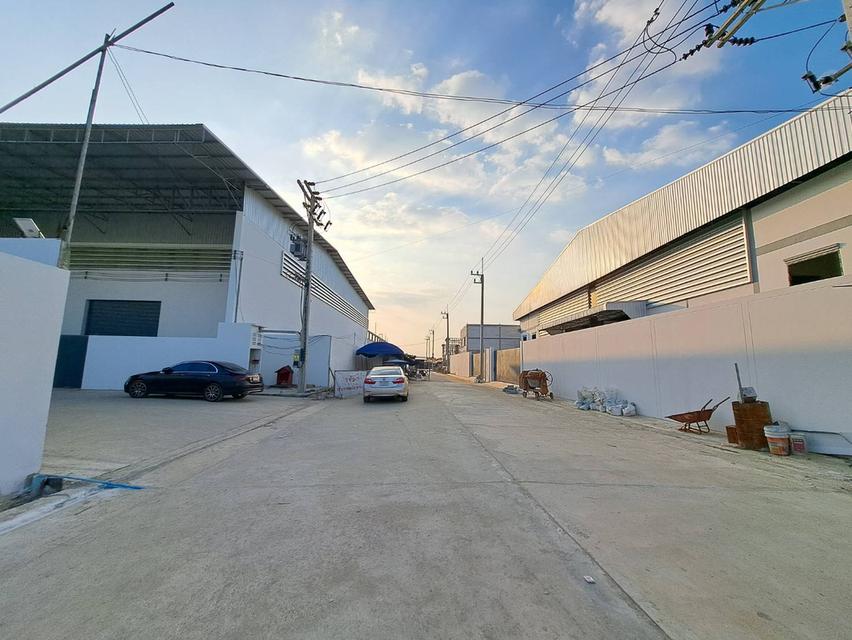 ให้เช่าโรงงานขอใบรง.4ได้ แคราย-บางบอน ต.สวนหลวง สมุทรสาคร โกดังมือหนึ่งพร้อมออฟฟิศ 1700 ตรม.พื้น3-5ตัน/ตรม. 5