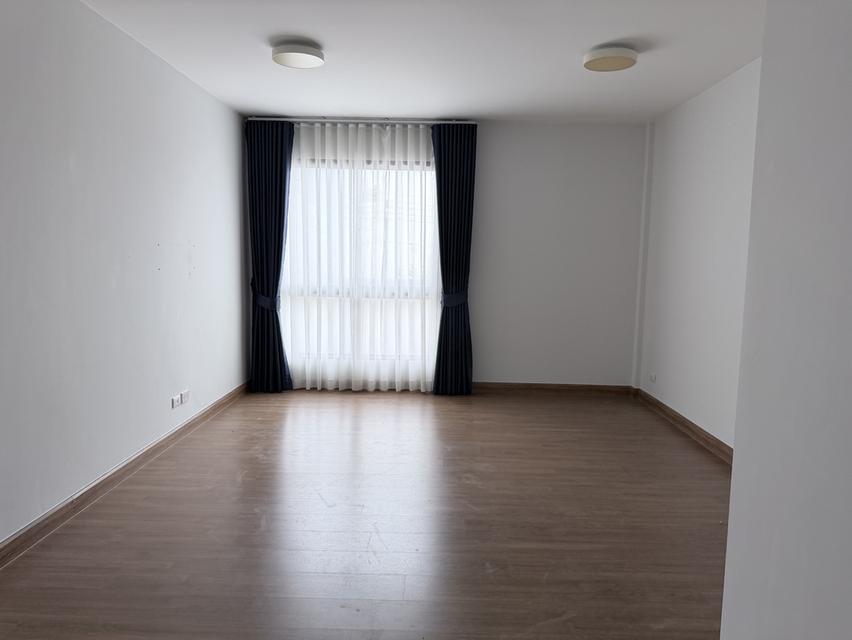 อาคารพาณิชย์ โฮมออฟฟิศ 3 ชั้น District รามอินทรา-จตุโชติ 14